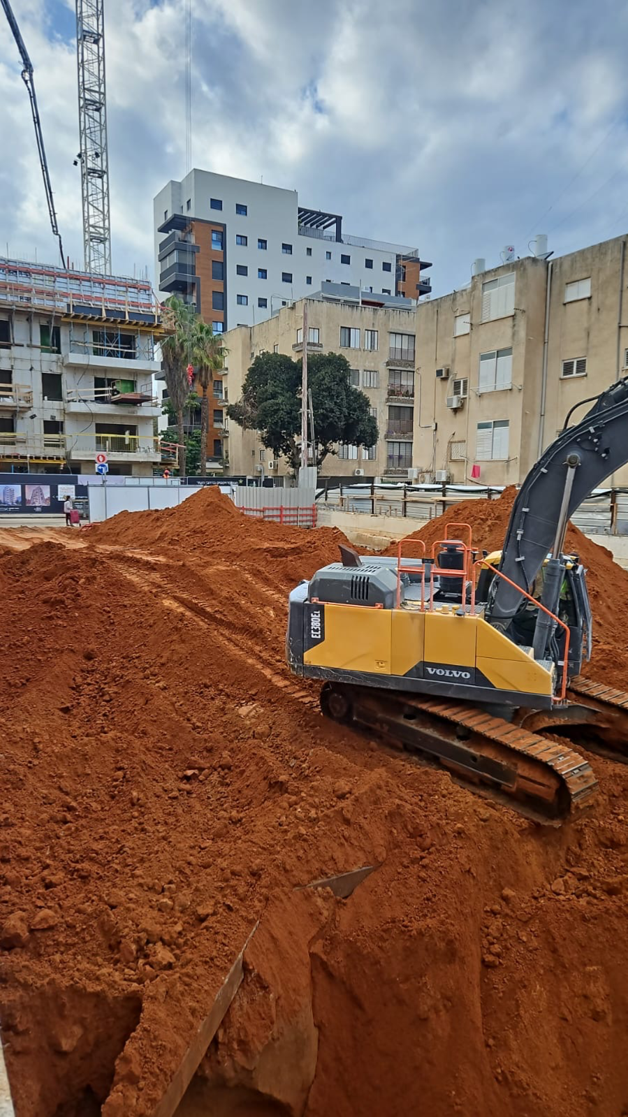 ‏ברוך השם עם כל חברה שעבדנו זה