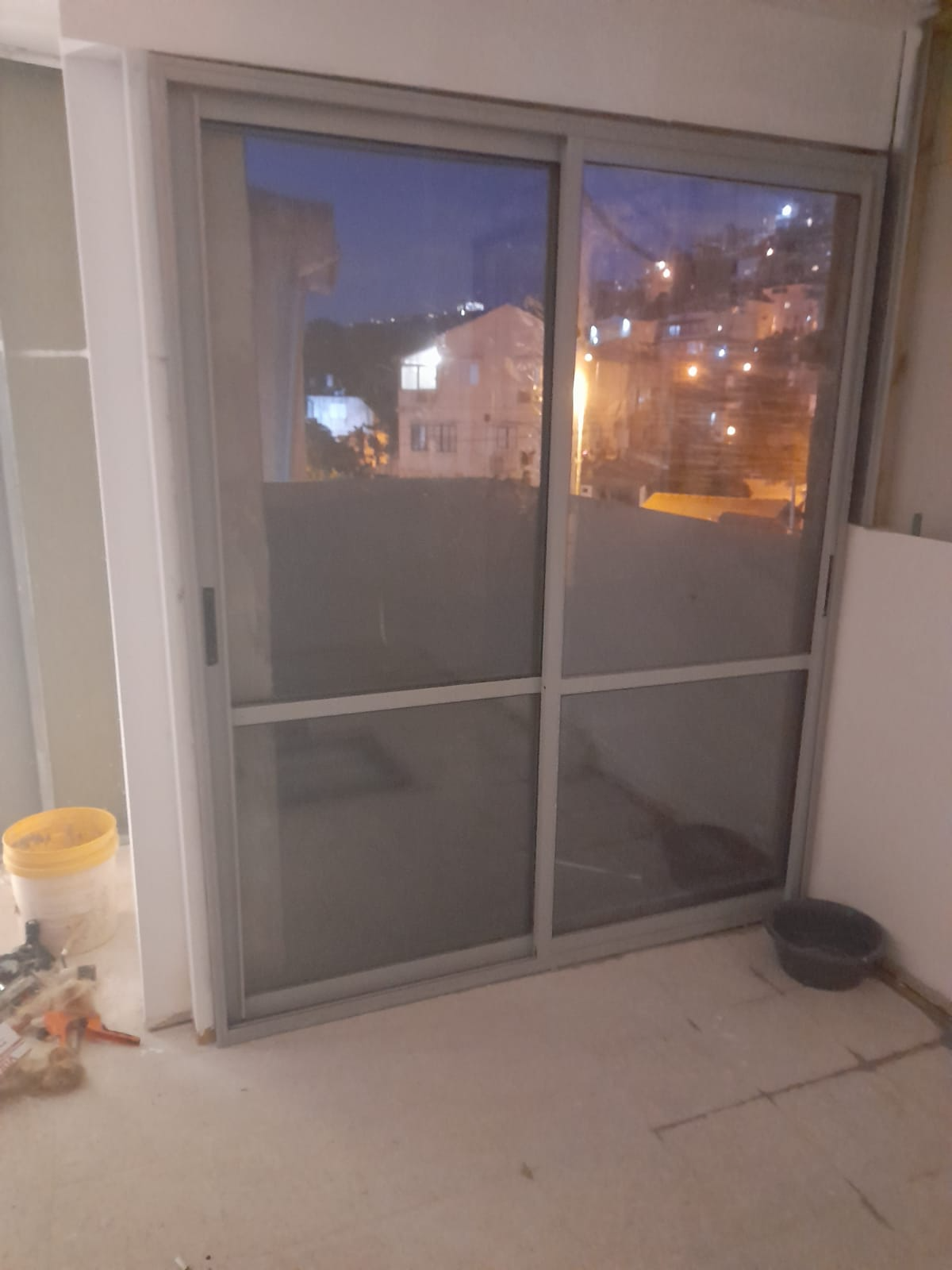 ויטרינה דגם 7000