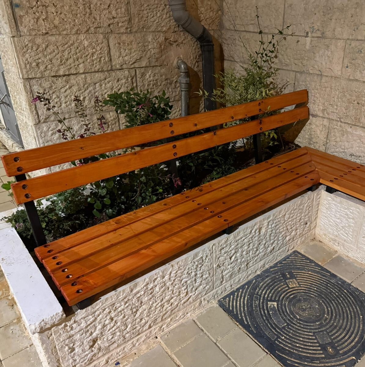 ספסל מקורות עץ
